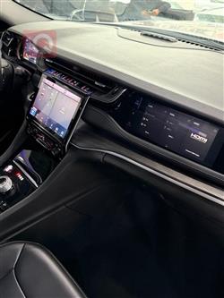 جیپ گراند شیرۆکی